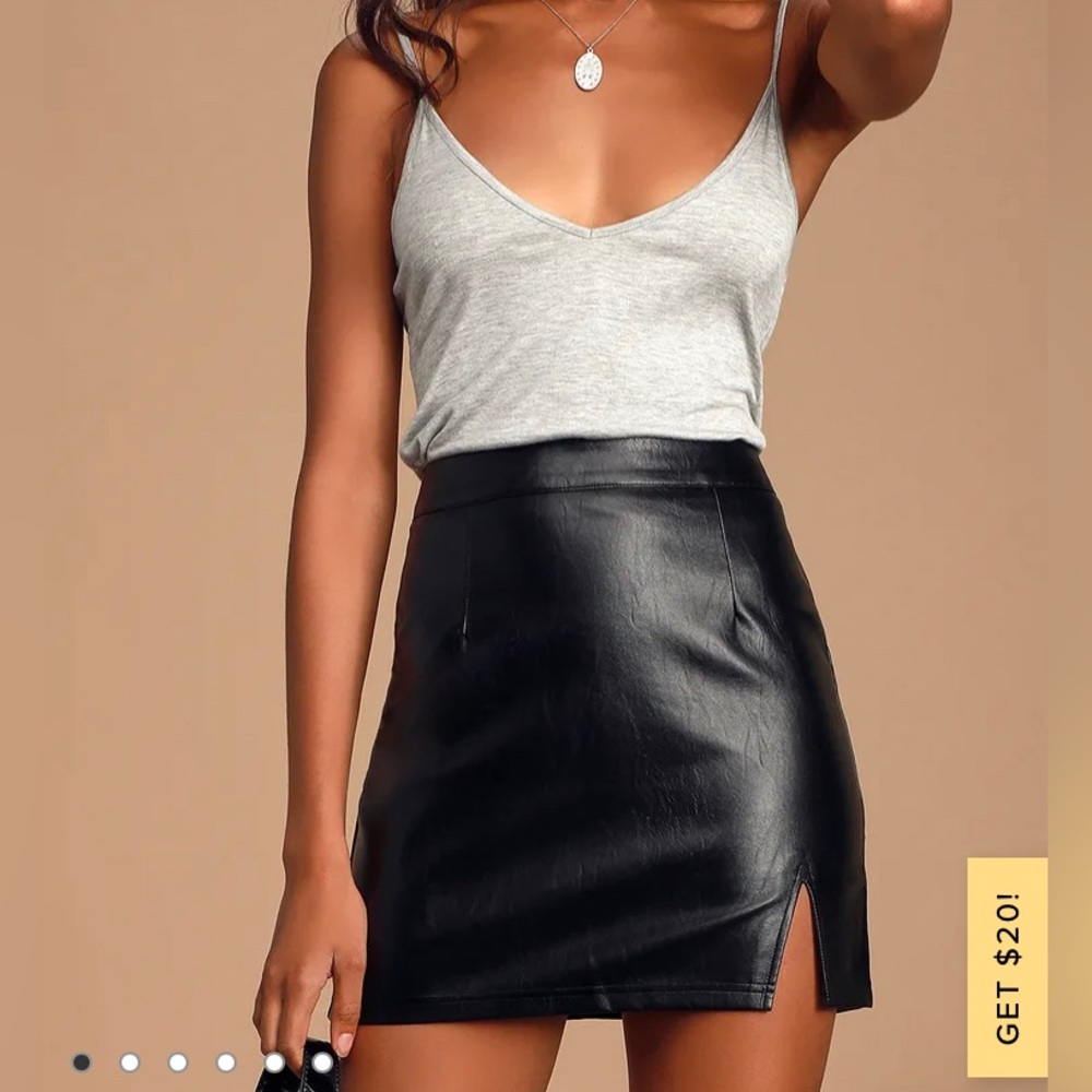 Lulu’s faux leather skirt size small